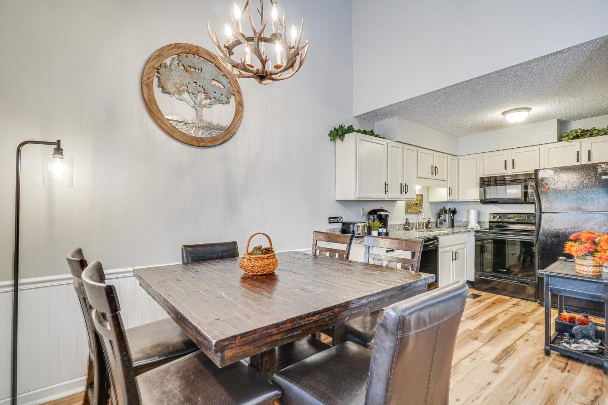 Downtown Gatlinburg Condo With Mountain-View Balcony Exteriör bild