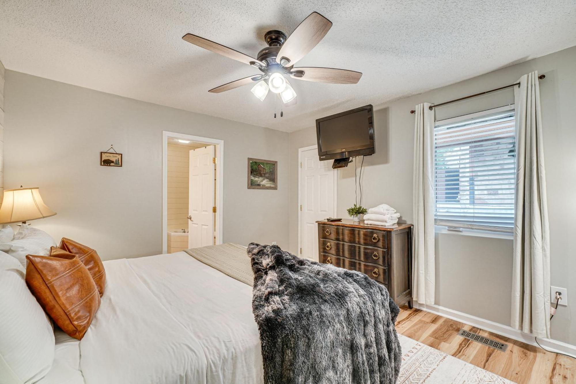 Downtown Gatlinburg Condo With Mountain-View Balcony Exteriör bild