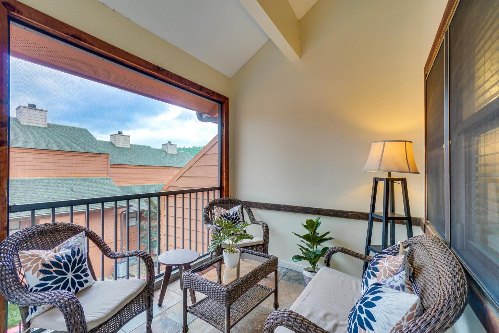 Downtown Gatlinburg Condo With Mountain-View Balcony Exteriör bild